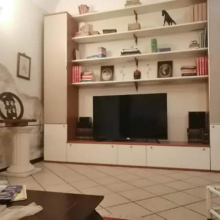 Apartment La Casa Di Lo, Marina Di *