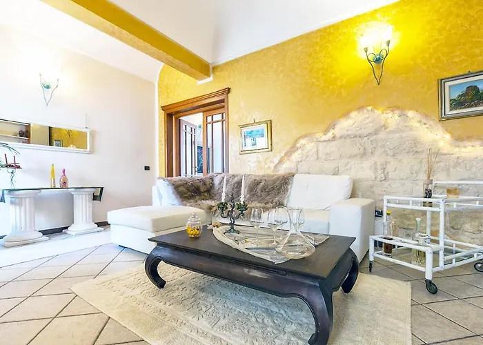 La Casa Di Lo, Marina Di